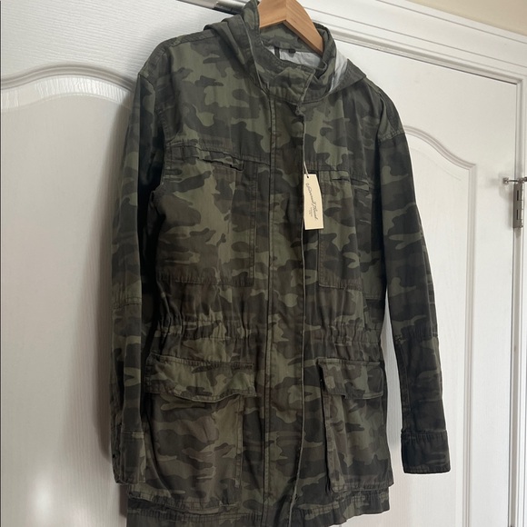 NWT Universal Thread Camouflage Hooded Cinch Waist Utility Jacket, size XL - Picture 2 of 5